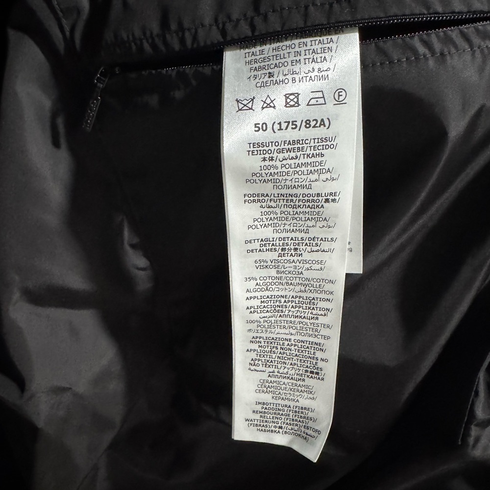 Gucci Black Jacket with Green and Red Accents - Picture 7 of 7